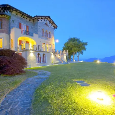 Luxurious In Italian Lakes Region With Pool Vila